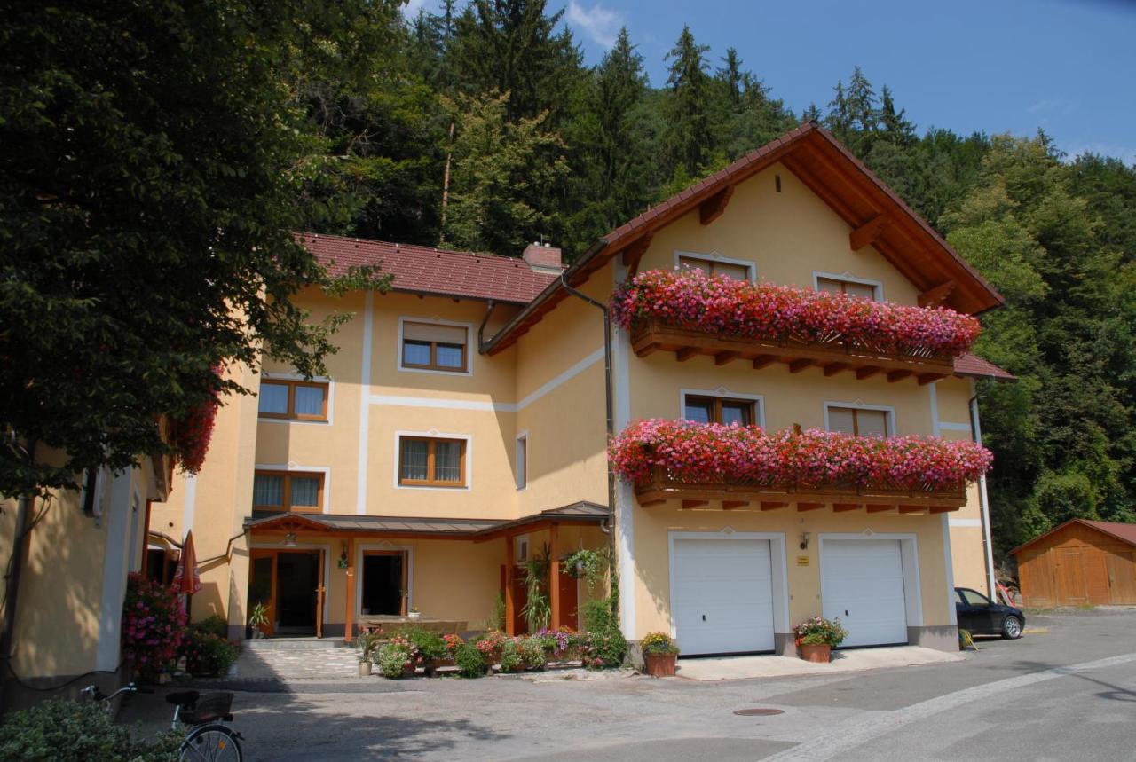 Gasthof Weingrill Friesach  Exterior photo